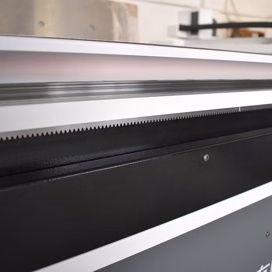 Máquina automática de corte de espuma XPE para cuero con cuchilla CNC y cuchilla vibratoria